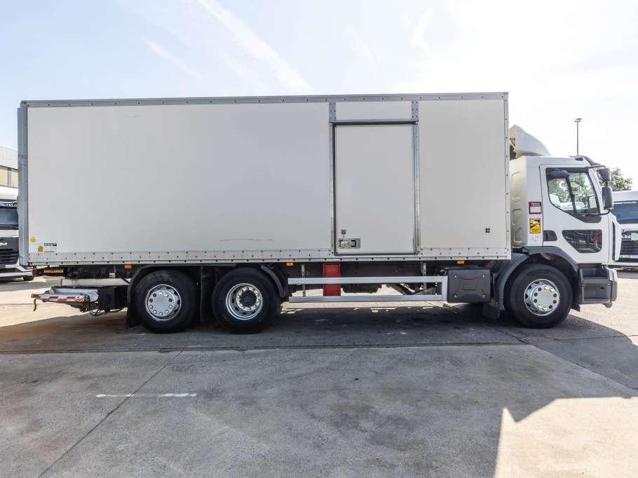Renault D26.320-6x2+DHOLLANDIA 2T. Photo 3