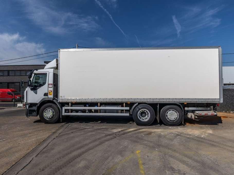 Renault D26.320-6x2+DHOLLANDIA 2T. Photo 7