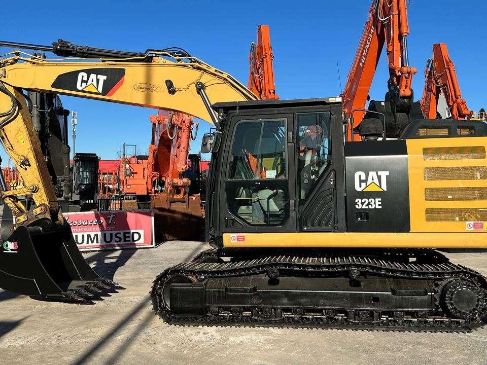 Caterpillar 323E Photo 2