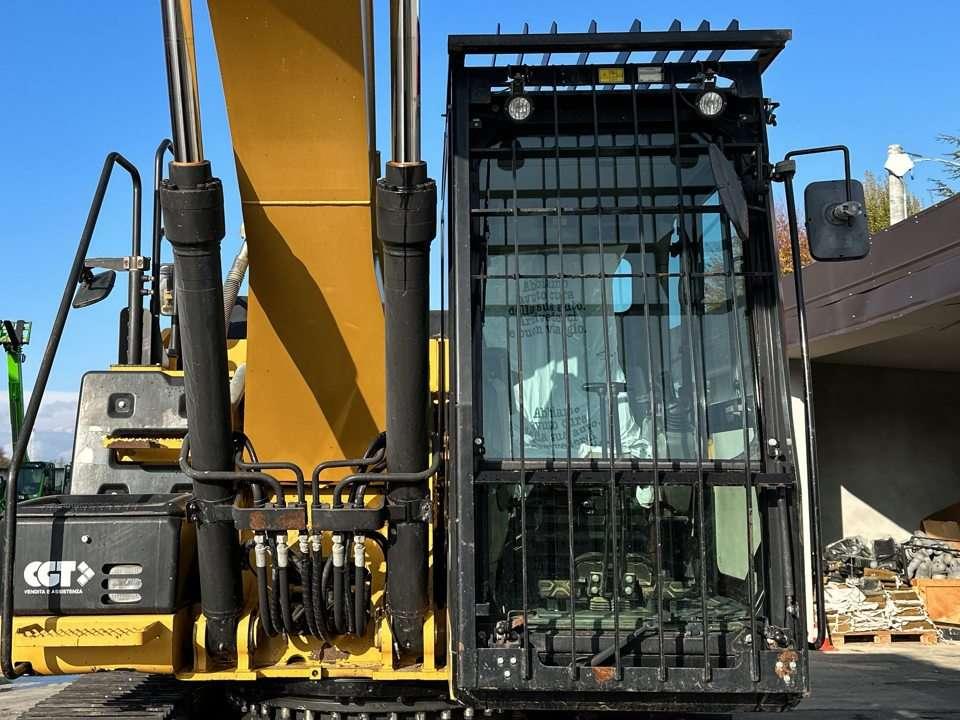 Caterpillar 323E Photo 8