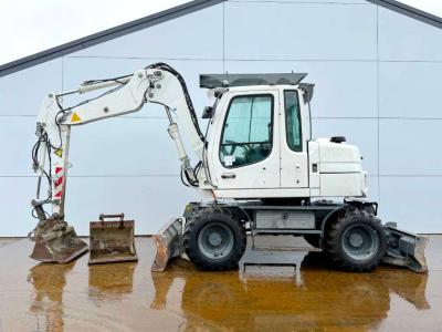 Liebherr A 309 - Hammer Lines / Quick Coupler en vente par Boss Machinery