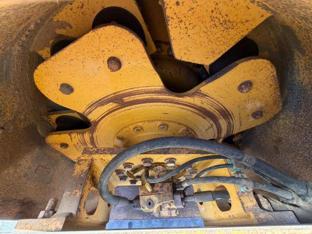 Caterpillar CP76 Photo 12