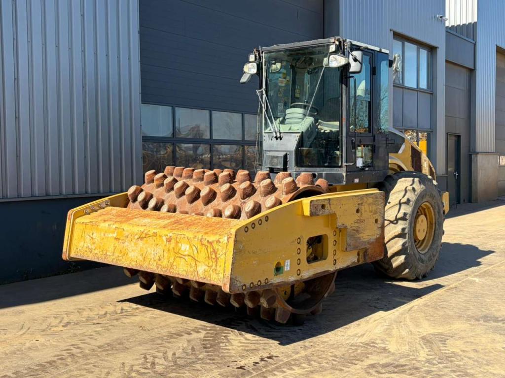 Caterpillar CP76 Photo 2