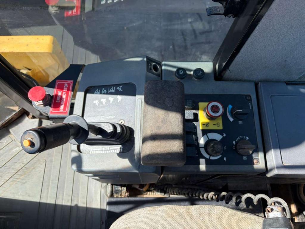 Caterpillar CP76 Photo 22