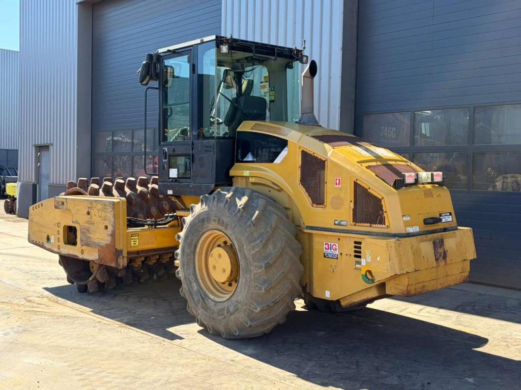 Caterpillar CP76 Photo 3