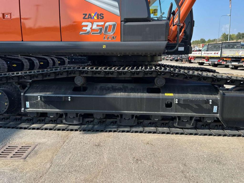Hitachi ZX350LCN-7 Photo 4