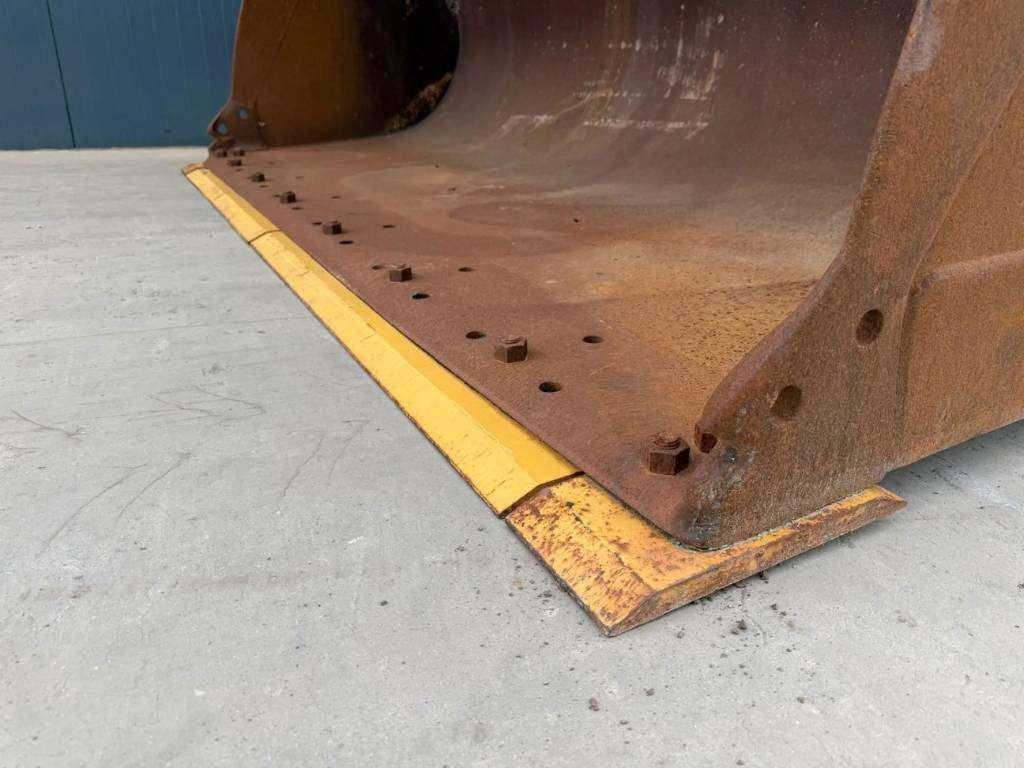 Caterpillar 926M Photo 9