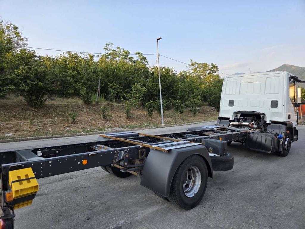Iveco EUROCARGO 120-190L Photo 13