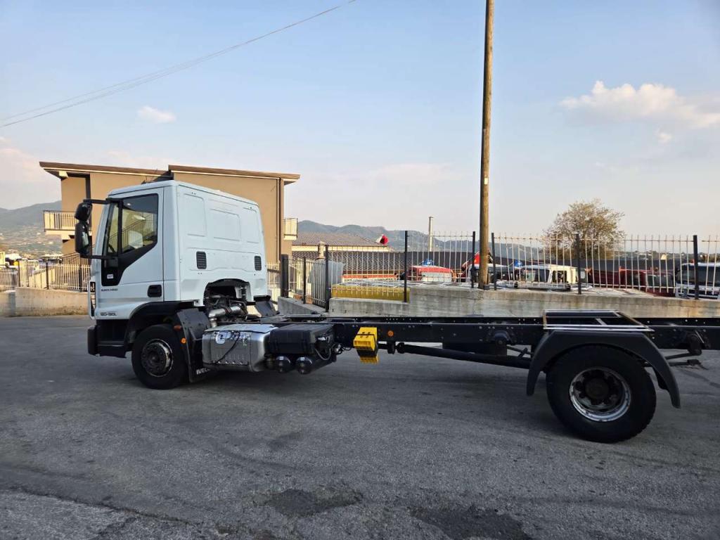 Iveco EUROCARGO 120-190L Photo 4