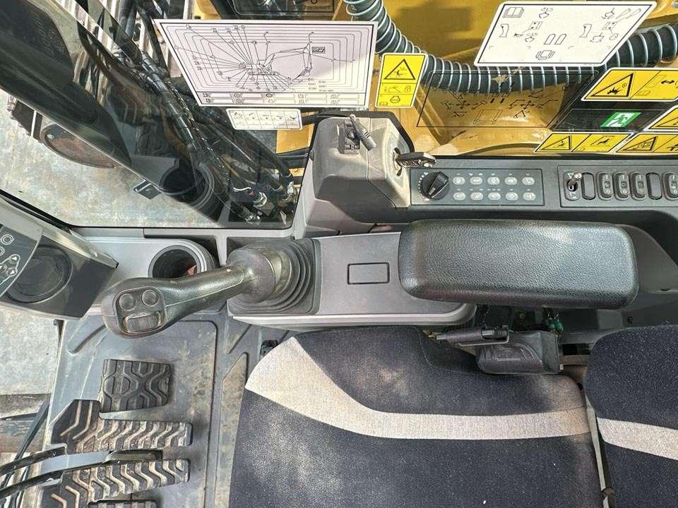 Caterpillar 318FL Photo 16