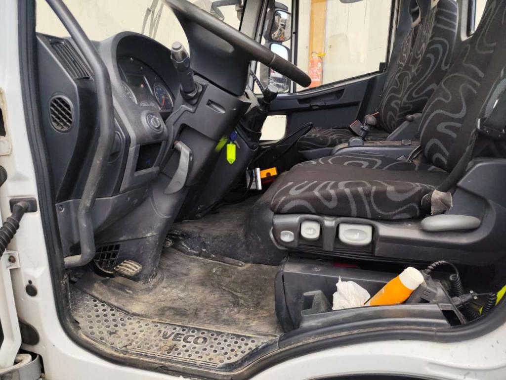 Iveco EUROCARGO CUBE 80E22P Photo 9