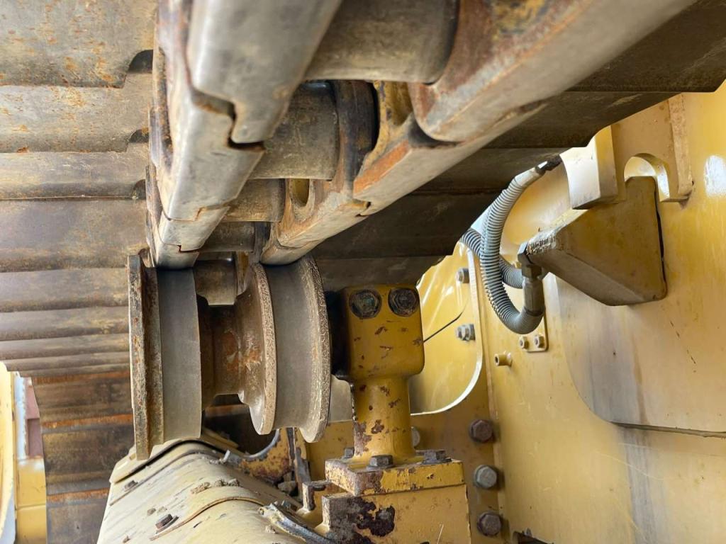 Caterpillar D2 LGP 12A | LEICA GPS Photo 13