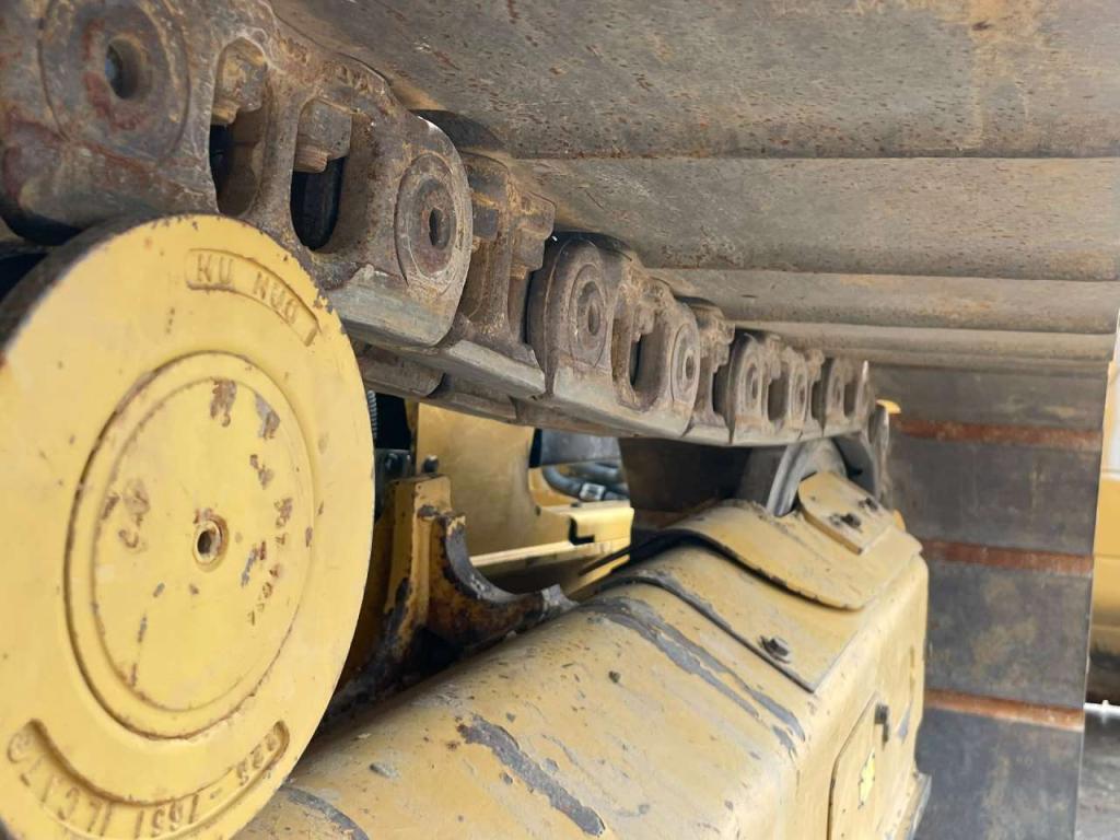 Caterpillar D2 LGP 12A | LEICA GPS Photo 17