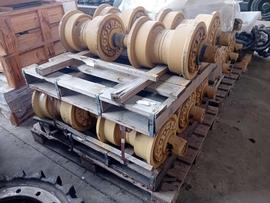 195-30-01411 Galets inférieurs pour Komatsu D375A Photo 1