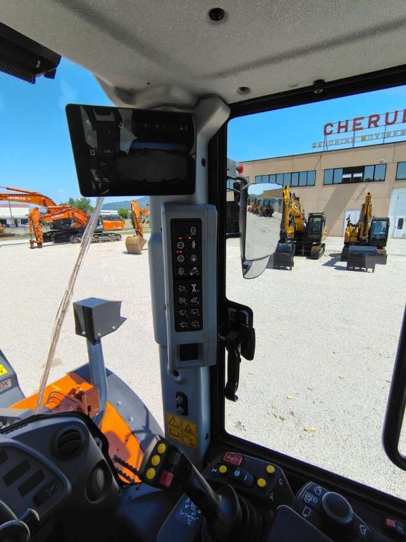 Hitachi ZW 220-7 Photo 26