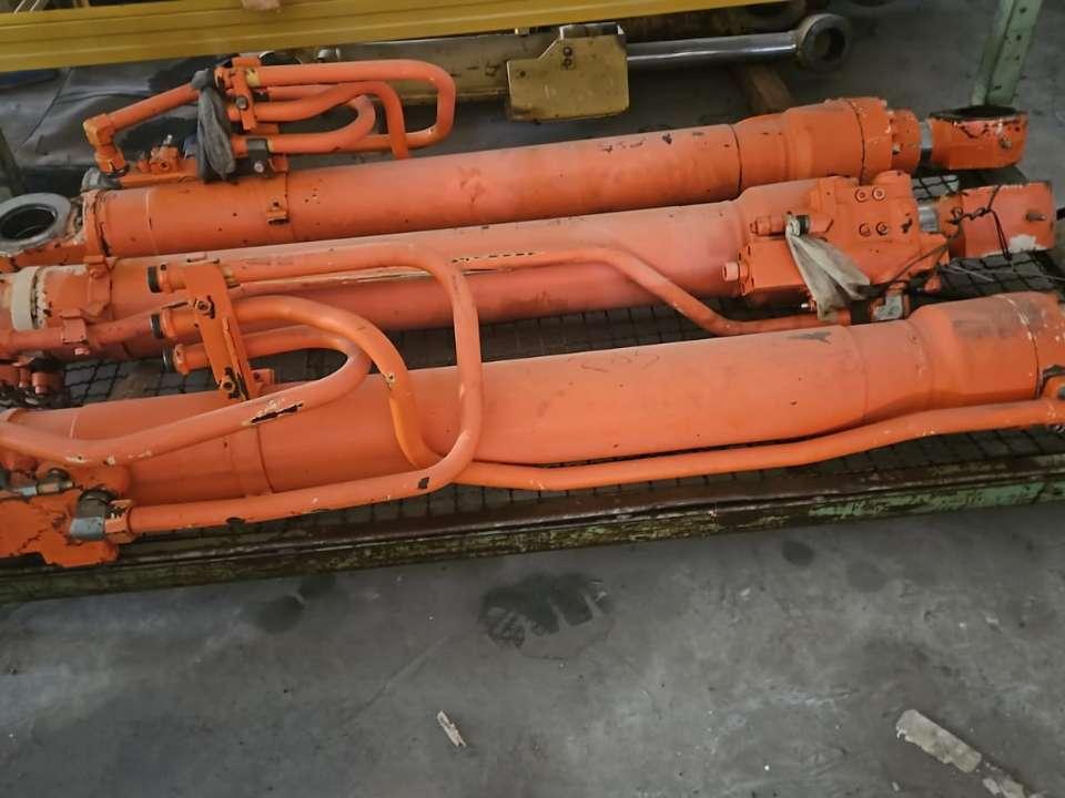 Fiat Hitachi Piston pour Fiat Hitachi ex285 Photo 1