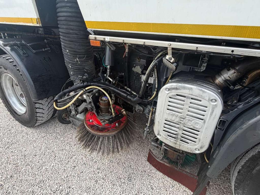 Iveco EUROCARGO 150E22 Photo 10