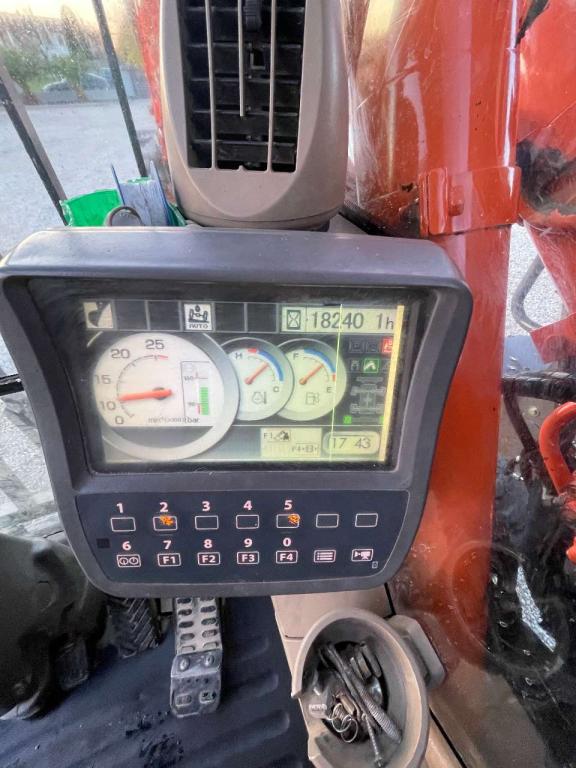 Hitachi ZAXIS 170W Photo 15