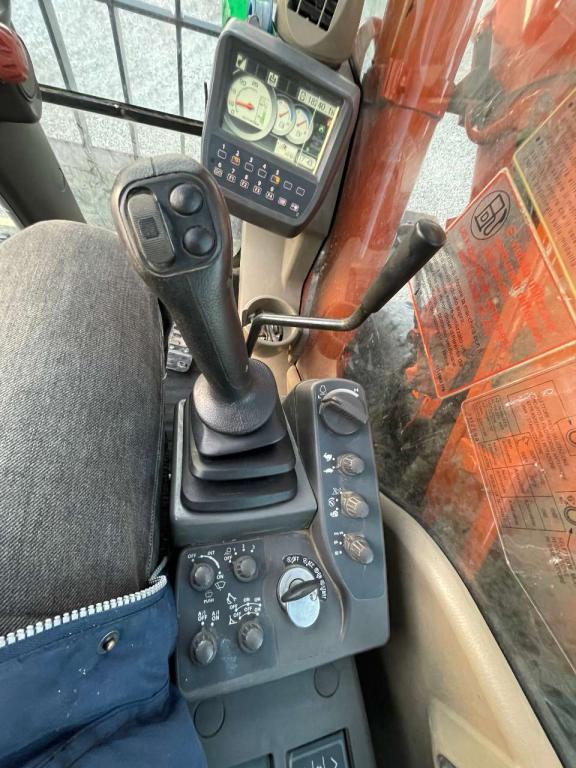 Hitachi ZAXIS 170W Photo 16