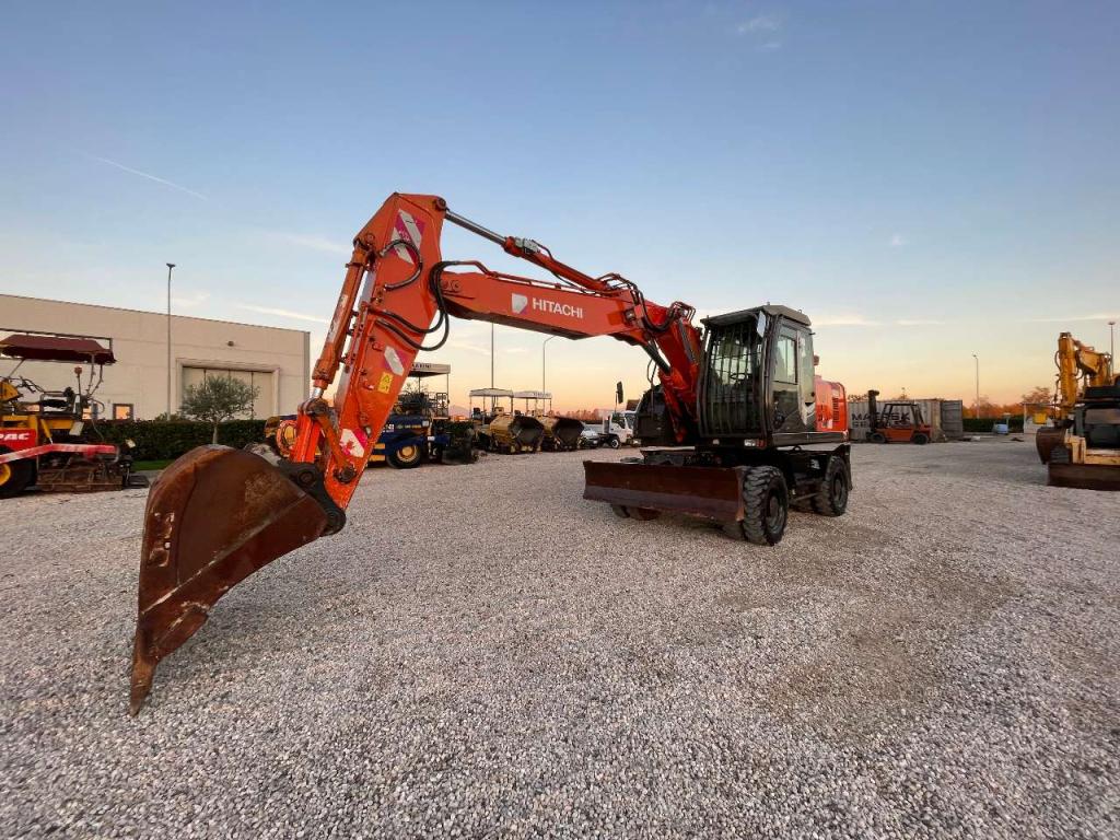 Hitachi ZAXIS 170W Photo 6