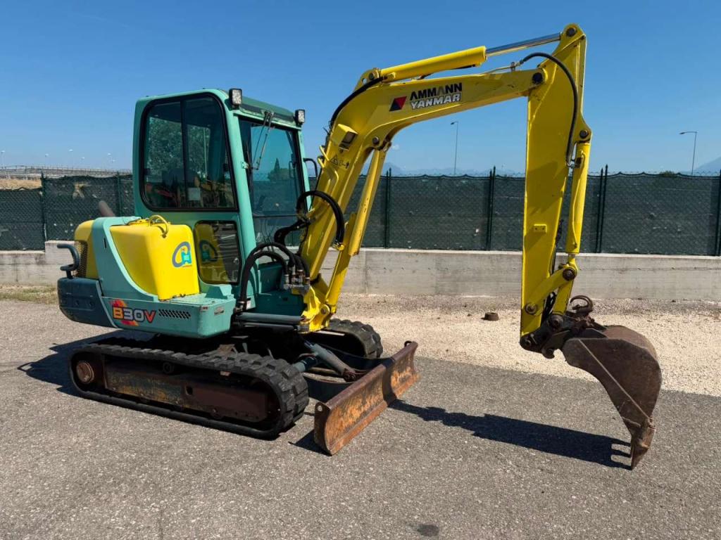 Yanmar B30v Photo 1