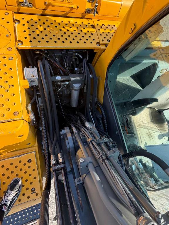 Volvo EC140BLC Photo 13