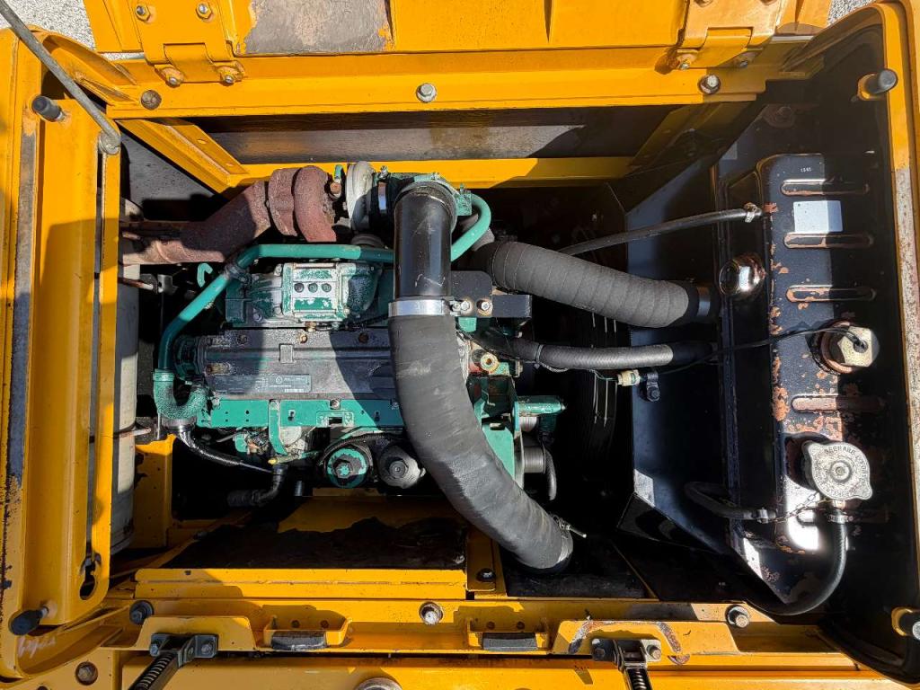 Volvo EC140BLC Photo 14