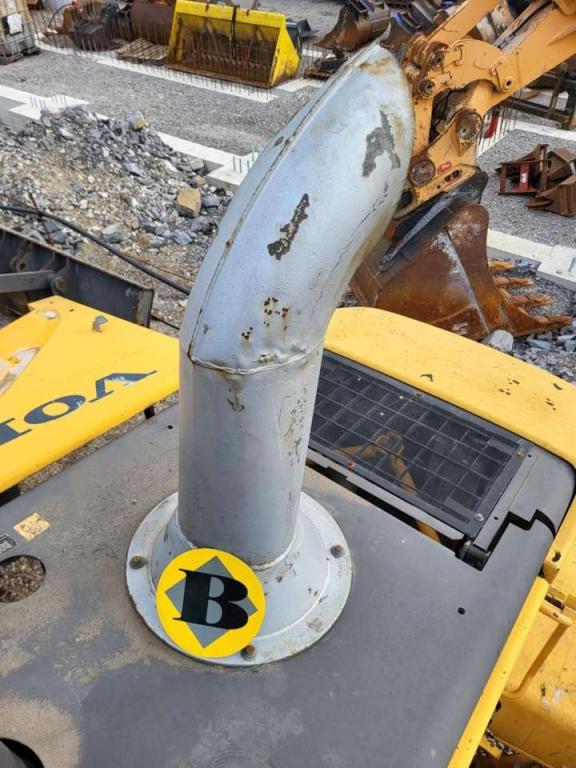 Volvo exhaust pipe 11148403 for Volvo loaders Photo 1