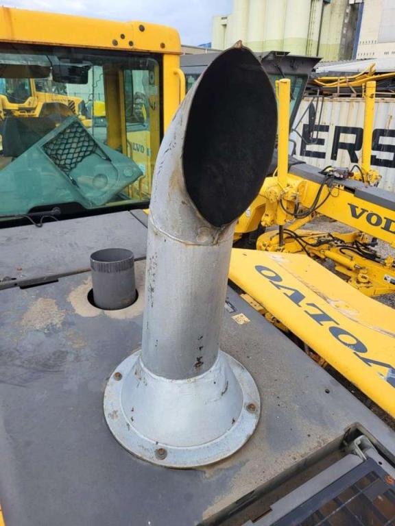 Volvo exhaust pipe 11148403 for Volvo loaders Photo 2
