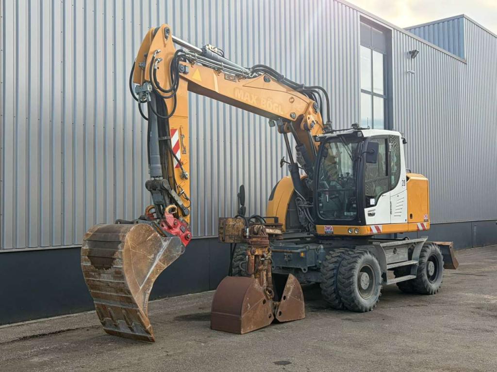 Liebherr A918 Compact Litronic Photo 2