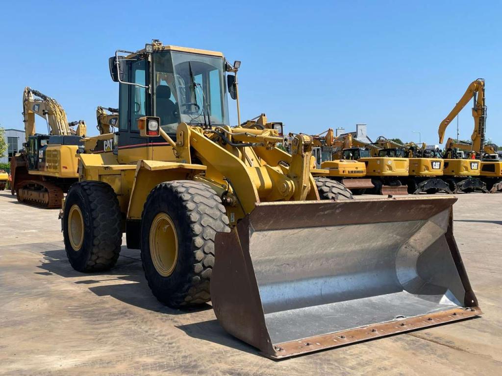 Caterpillar 938F Photo 7