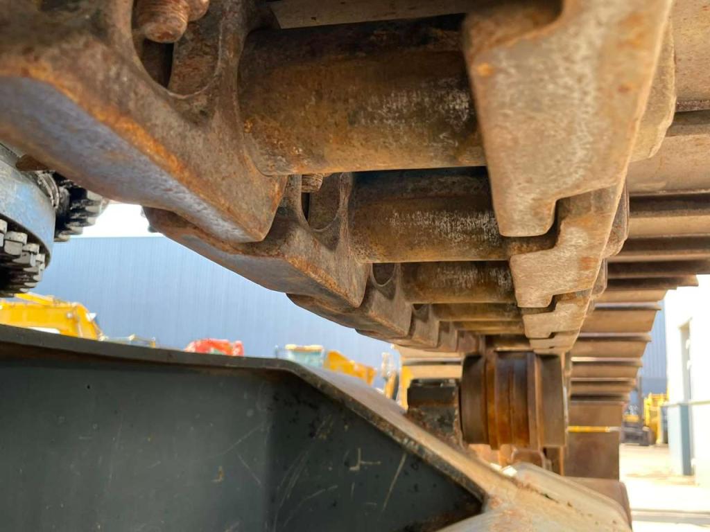Liebherr R944C Photo 17