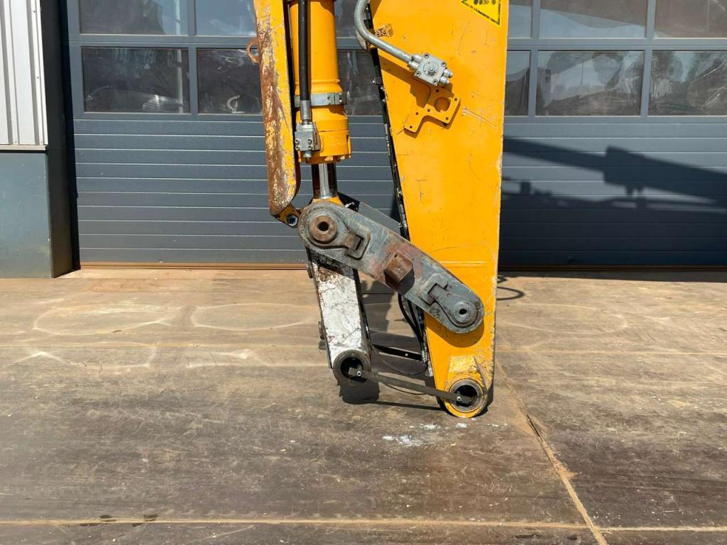 Liebherr R944C Photo 8