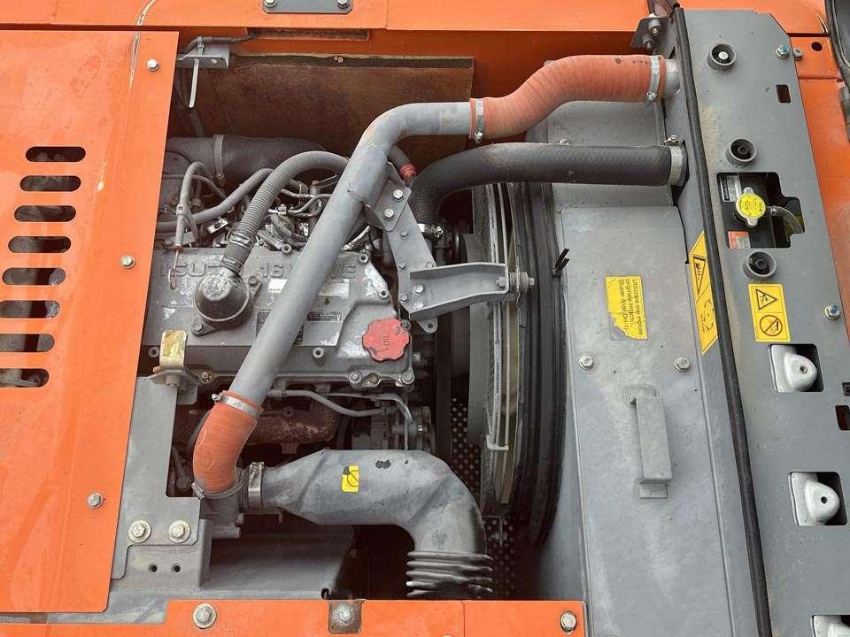 Hitachi ZX240N-3 Photo 11
