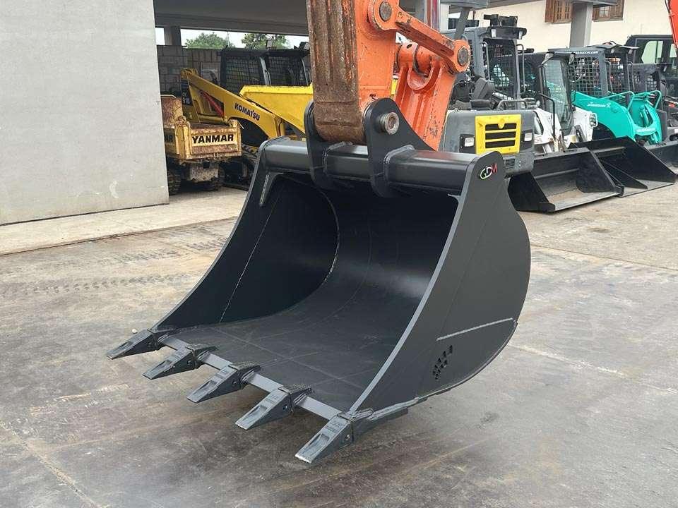 Hitachi ZX240N-3 Photo 8