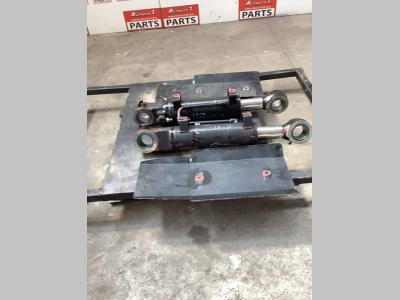 Vérin lame frontale pour Hitachi ZX135US-7 en vente par Massucco T. Srl Area Ricambi