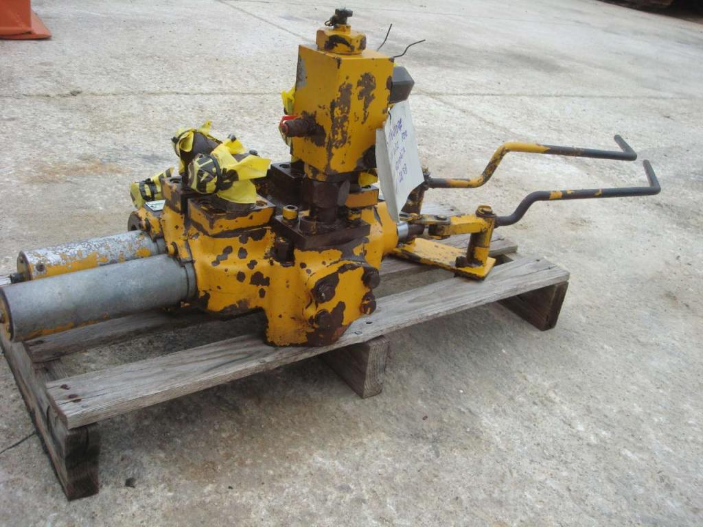 Distributeur hydraulique pour Benati 22 SB Photo 3