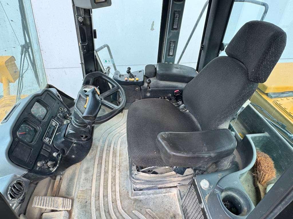 Caterpillar 972H - Good Tyres / Quick Coupler Photo 8