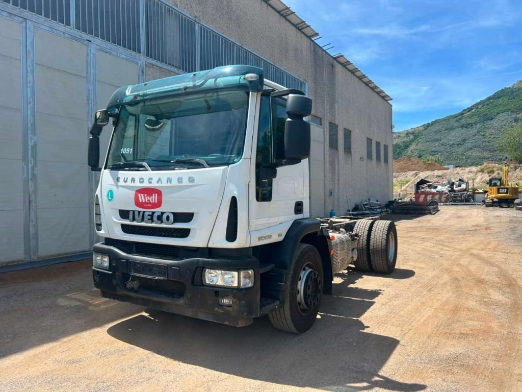 Iveco EUROCARGO 180E32 Photo 2