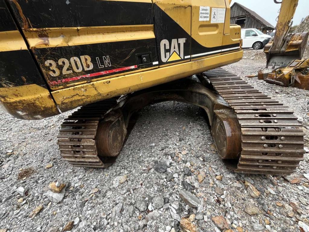 Caterpillar 320B Photo 10
