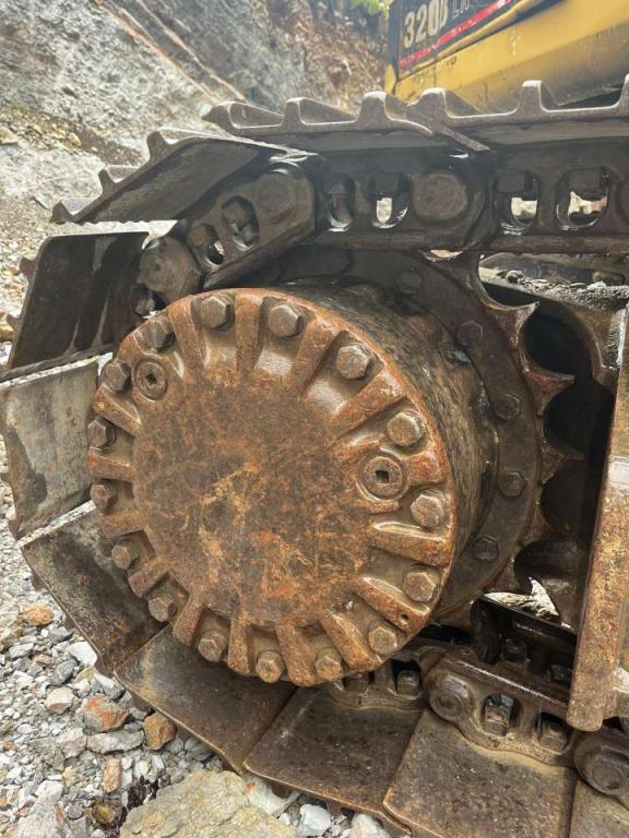 Caterpillar 320B Photo 17