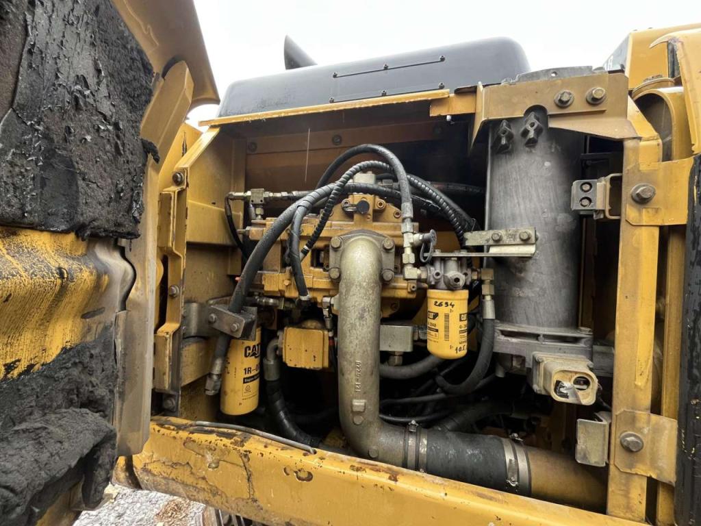 Caterpillar 320B Photo 22