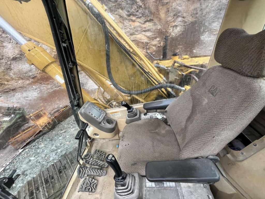 Caterpillar 320B Photo 26