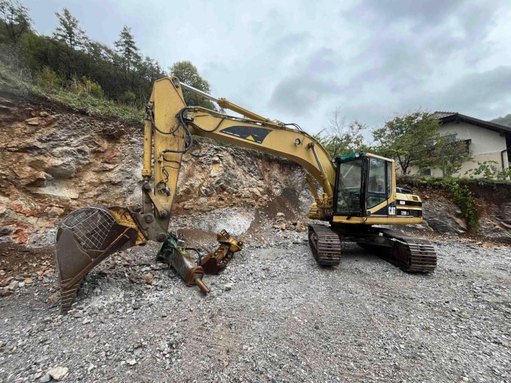 Caterpillar 320B Photo 3