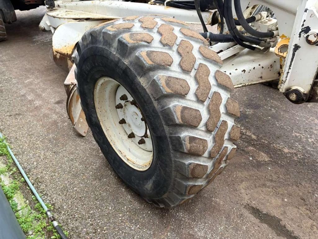 New Holland F106.6/A Photo 13