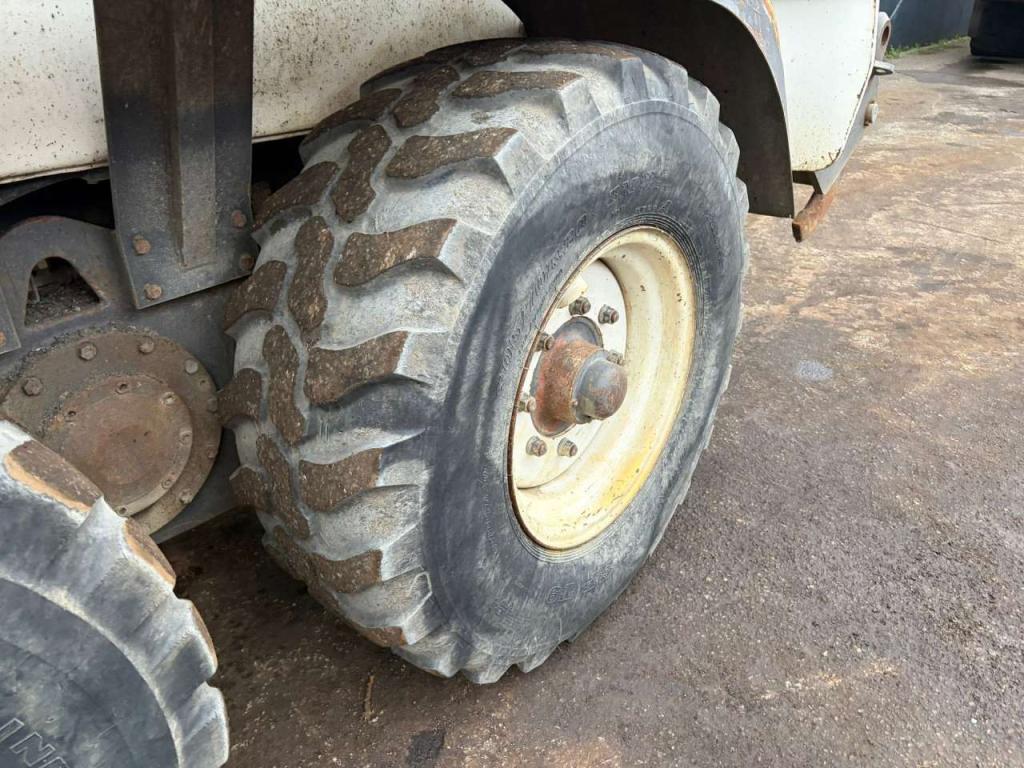 New Holland F106.6/A Photo 17