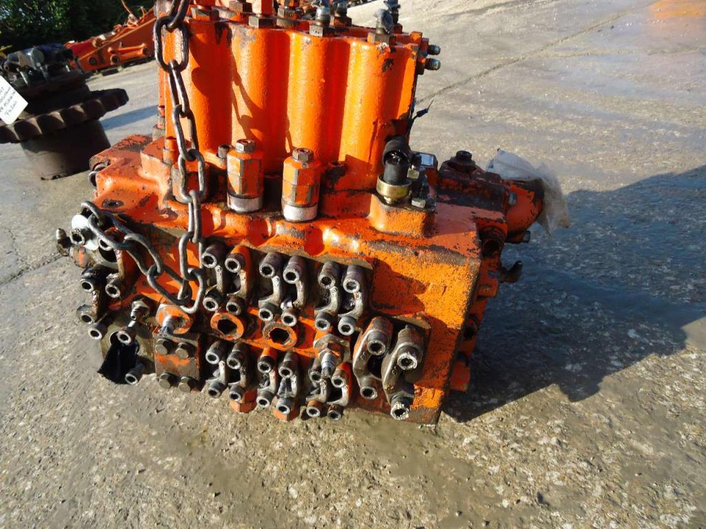 Distributeur hydraulique pour Fiat Hitachi FH200 Photo 1