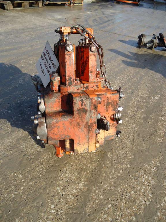 Distributeur hydraulique pour Fiat Hitachi FH200 Photo 2