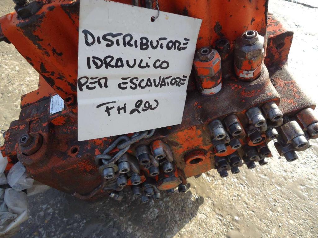 Distributeur hydraulique pour Fiat Hitachi FH200 Photo 6