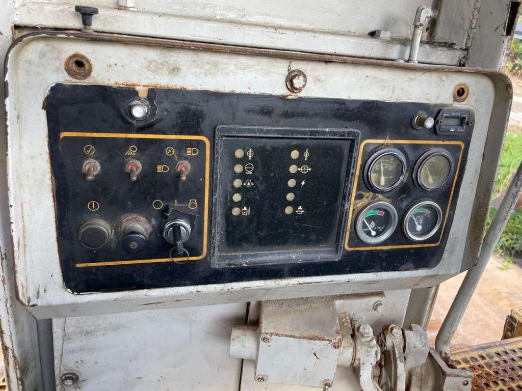 Caterpillar D8R Photo 14